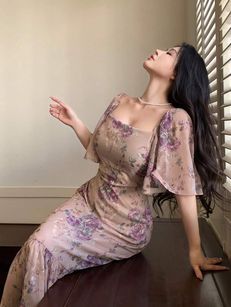 فستان DAZY بطبعة زهور