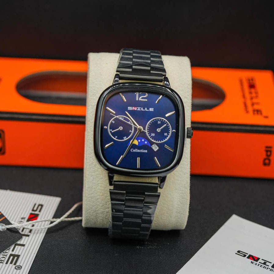 ساعة سنايل بأرضية مربعة